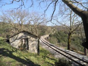 Οδοιπορικό στο εγκαταλελειμμένο σιδηροδρομικό δίκτυο της Πελοποννήσου