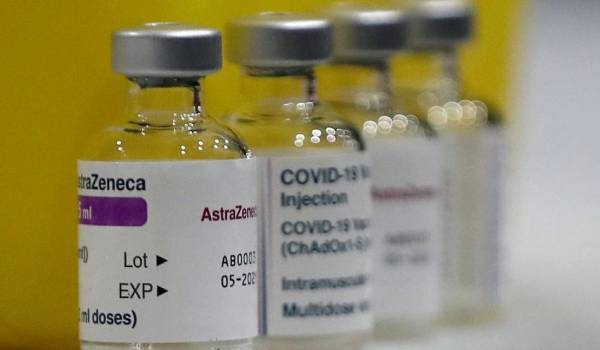 Η Δανία σταματά να χορηγεί το εμβόλιο της AstraZeneca λόγω περιστατικών θρομβώσεων