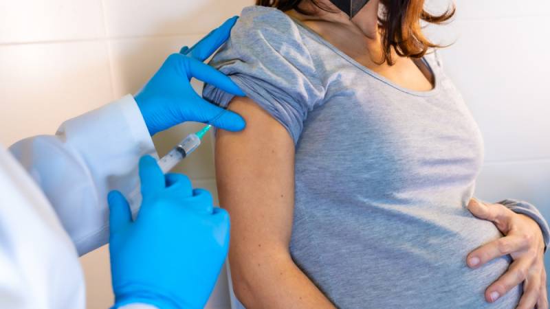 Στέλλα Κυριακίδου: Να εμβολιαστούν οι έγκυες για να προστατεύσουν τα μωρά τους και τον εαυτό τους