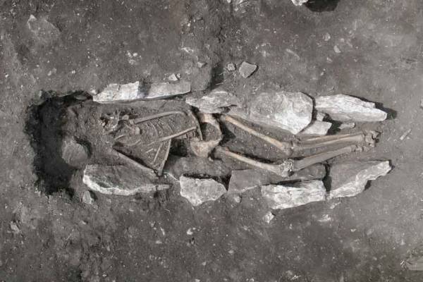 Αρκαδία: Ανθρώπινη ταφή, που παραπέμπει σε ανθρωποθυσία βρέθηκε στο Λύκαιο Όρος (φωτογραφίες)