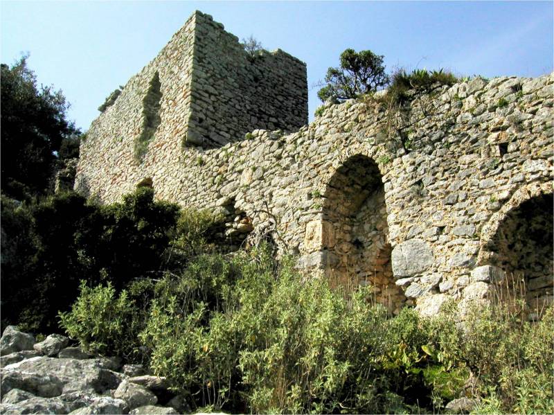 Κάστρα και φρούρια της Μεσσηνίας: Δημάτρα ή Γρεμπενή (α&#39; μέρος) - ΕΛΕΥΘΕΡΙΑ  Online