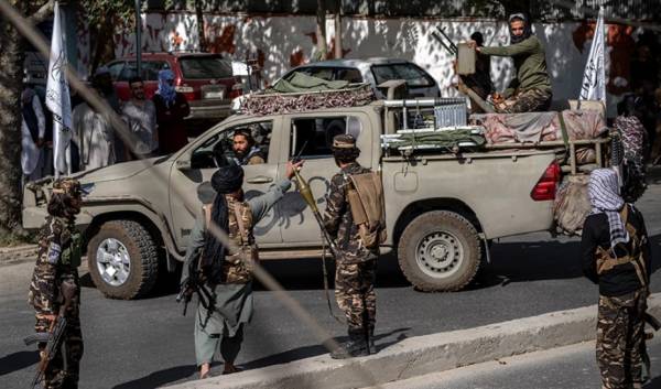 Αφγανιστάν: Οι Ταλιμπάν πυροβολούν στον αέρα στην Καμπούλ για να διαλύσουν διαδήλωση υπέρ των γυναικών του Ιράν