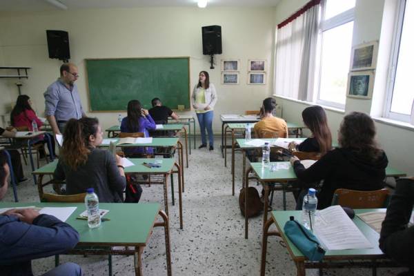 Κάτσικας: &quot;Καλύτερες οι επιδόσεις φέτος στις πανελλαδικές - Ερχονται βάσεις εισαγωγής πολλών ταχυτήτων&quot;