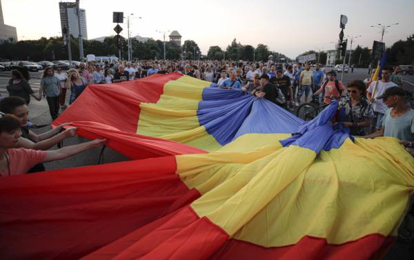 Ρουμανία: Χιλιάδες διαδήλωσαν κατά της αστυνομίας για τη δολοφονία 15χρονης από τον απαγωγέα της