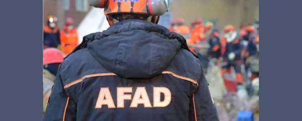 Τουρκία: Η AFAD κάλεσε τους κατοίκους του Χατάι να μην πλησιάζουν στις ακτές γιατί υπάρχει κίνδυνος να ανέβει η στάθμη της θάλασσας