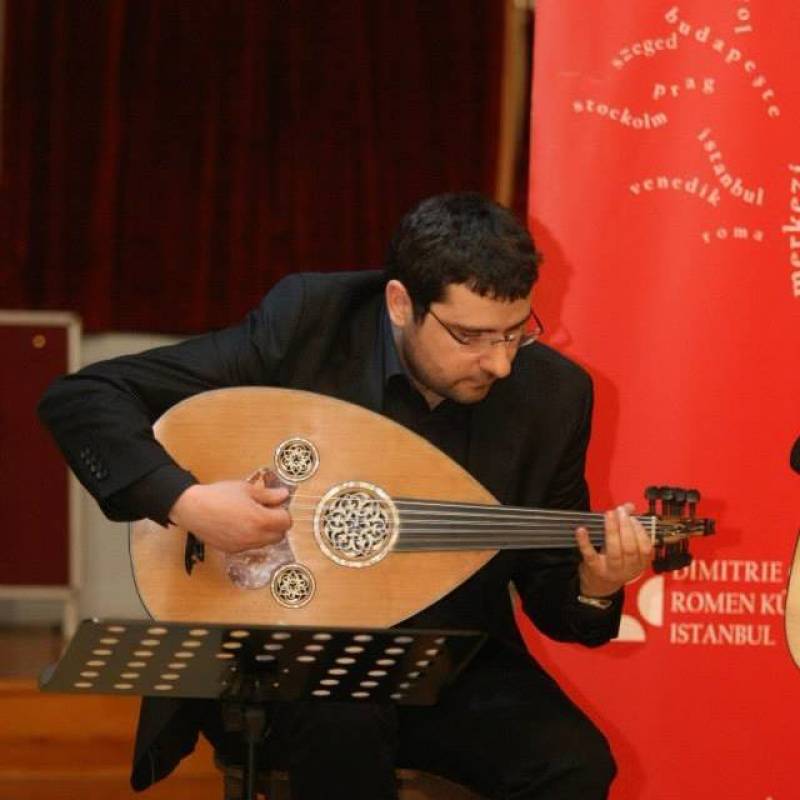 Ο Καλαματιανός Γ. Μαρινάκης "έντυσε" μουσικά το γεύμα Ερντογάν - Τσίπρα (βίντεο)