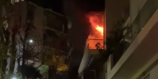 Πυρκαγιά σε διαμέρισμα στο Παγκράτι (βίντεο)