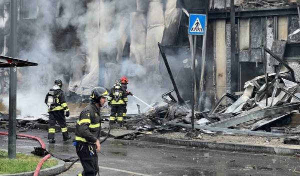 Ιταλία: Μικρό αεροσκάφος έπεσε πάνω σε κτίριο στο Μιλάνο - Νεκροί οι έξι επιβαίνοντες (Βίντεο)