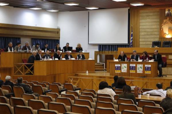 Σύσκεψη στη Διοικητήριο Μεσσηνίας για τον κορονοϊό: “Βρισκόμαστε ένα στάδιο πριν την εκδήλωση πανδημίας”