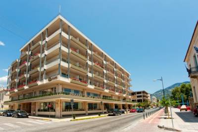 Καλαμάτα: Τμήμα της Ρήγα Φεραίου παραχωρείται για τις ανάγκες του “Pharae Palace”