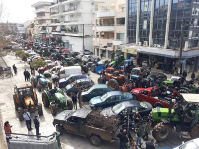 Τα πράγματα είναι κρίσιμα στην οικονομία και την κοινωνία