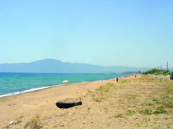 Ελεγχος για ρύπανση στη Δυτική Παραλία Καλαμάτας