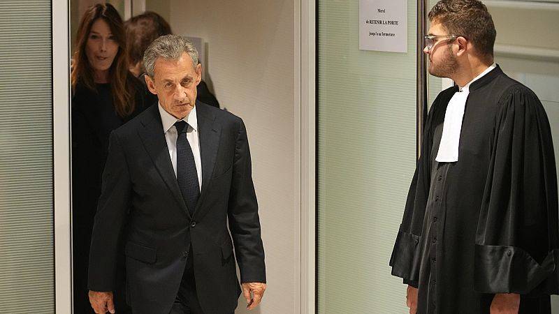 Γαλλία: Συναντήθηκε με τον Μακρόν πριν περάσει το κατώφλι της φυλακής ο Σαρκοζί