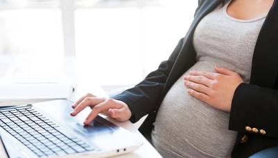 Άδεια μητρότητας: Διευκρινήσεις για την επέκταση από 6 σε 9 μήνες