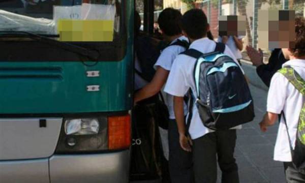 Διαγωνισμός για τη μεταφορά μαθητών με λεωφορεία και ταξί 