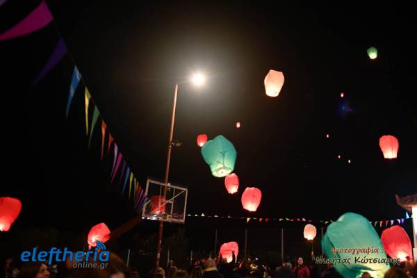 Γεμισε φωτεινά αερόστατα ο ουρανός της Καλαμάτας (φωτογραφίες)
