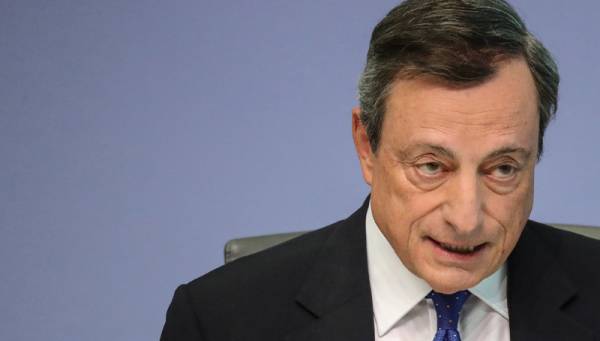 Ντράγκι: Η ΕΚΤ αναμένει τα μέτρα που θα καταστήσουν βιώσιμο το ελληνικό χρέος μακροπρόθεσμα