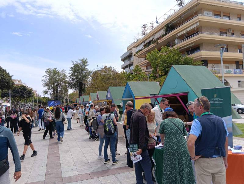 “Ευρωπαϊκό χωριό” στήθηκε στην κεντρική πλατεία Καλαμάτας (βίντεο-φωτογραφίες)