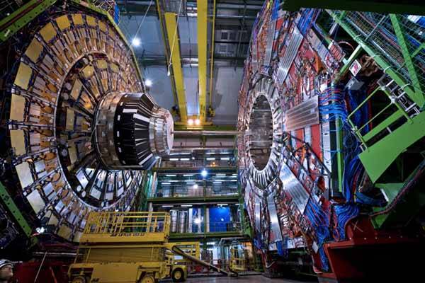 CERN: Διοργανώνει για 2η χρονιά το Καλοκαιρινό Σχολείο &quot;Παίζοντας με τα Πρωτόνια&quot;