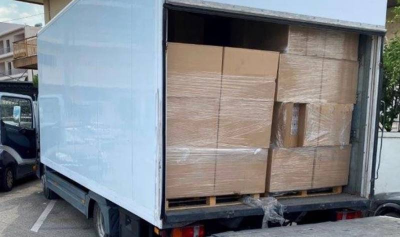 Βρέθηκαν 165.000 πακέτα λαθραία τσιγάρα σε φορτηγό στον Ασπρόπυργο