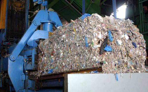 Συγκέντρωση κατά της ΣΔΙΤ για τα σκουπίδια στην Τρίπολη