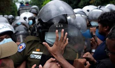 Σρι Λάνκα: Κατεπείγοντα δανεισμό από το ΔΝΤ ζητεί η κυβέρνηση - Βαθιά κρίση στη χώρα