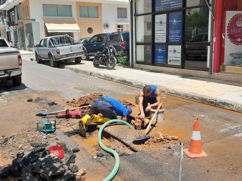 Καλαμάτα: Κλειστή λόγω βλάβης στην ύδρευση η οδός Γεωργούλη