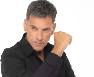 Ο Γιώργος Μπανταδάκης στην «Ε»: «Το “Θάλασσες μας χώρισαν” προσφέρει ένα ταξίδι στον χρόνο»