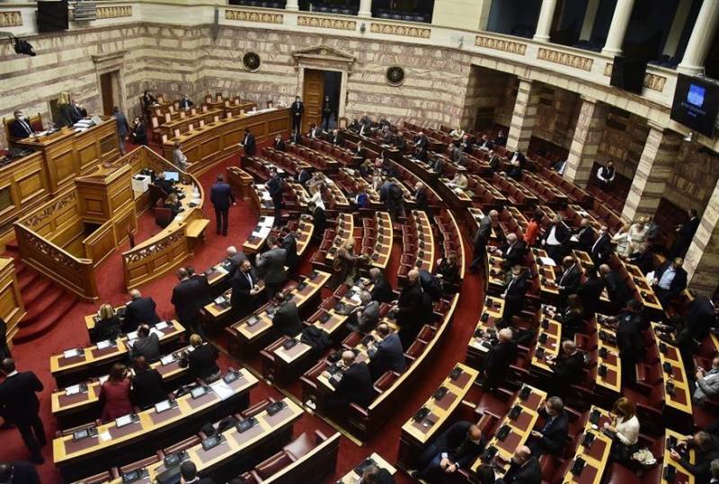 Βουλή: Με 158 «ναι» πέρασε το νομοσχέδιο για τις λαϊκές αγορές