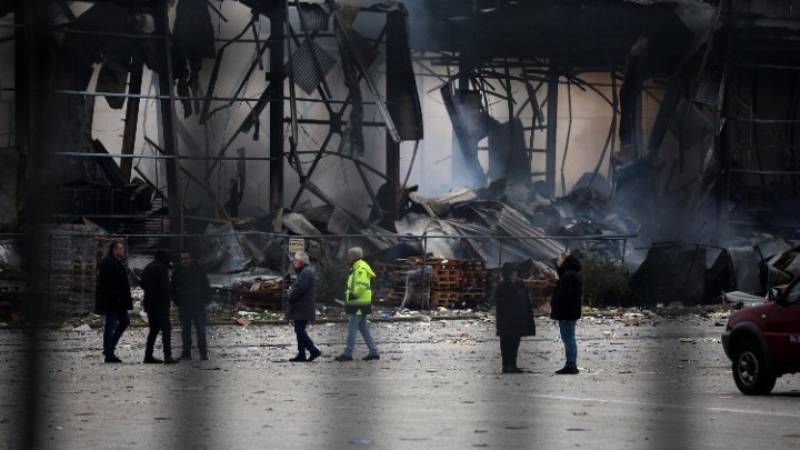 Συνεχίζονται οι έρευνες για το πέμπτο άτομο που αγνοείται στις εγκαταστάσεις της μπισκοτοβιομηχανίας στα Τρίκαλα