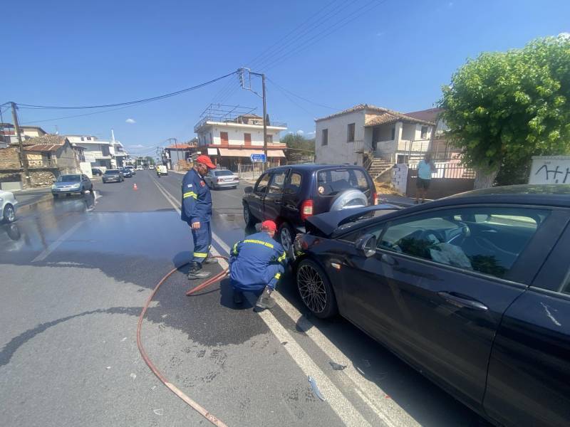 Καλαμάτα: Καραμπόλα με 3 αυτοκίνητα στο Ασπρόχωμα - Διαρροή υγραερίου από ΙΧ