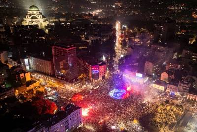 Σερβία: Ο Βούτσιτς κατέρρευσε με κρότο από το κίνημα των φοιτητών (βίντεο)