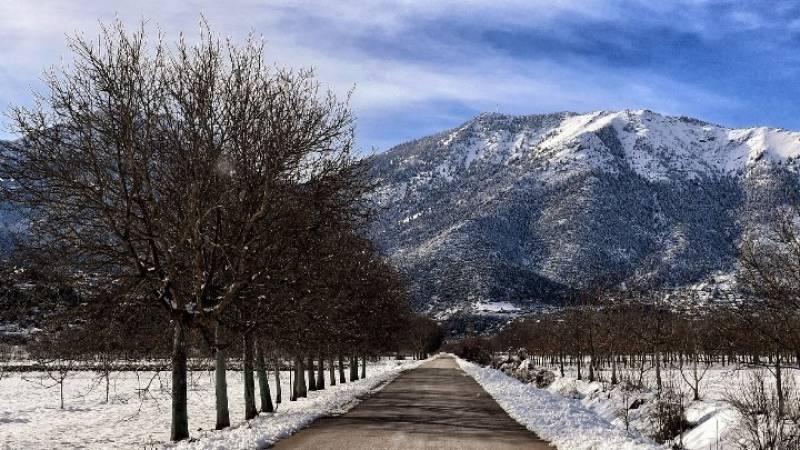 Meteo: Η κακοκαιρία «Λέανδρος» ανέβασε έως το 30% τη χιονοκάλυψη της χώρας