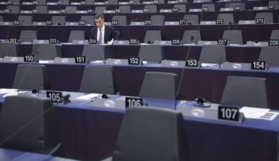 QatarGate: Άρση ασυλίας για τρεις ακόμα ευρωβουλευτές - Τους είχε βάλει στο "κάδρο" ο Παντσέρι (βίντεο)