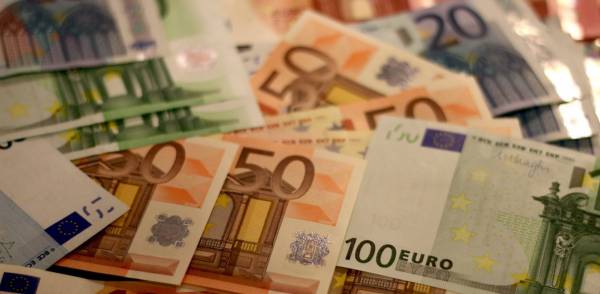 Επίδομα 534 ευρώ: Πληρώνεται σήμερα Παρασκευή - Ποιους αφορά