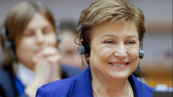 Κρισταλίνα Γκεοργκίεβα: H Βουλγάρα που ευελπιστεί να πάρει στα χέρια της το τιμόνι του ΔΝΤ