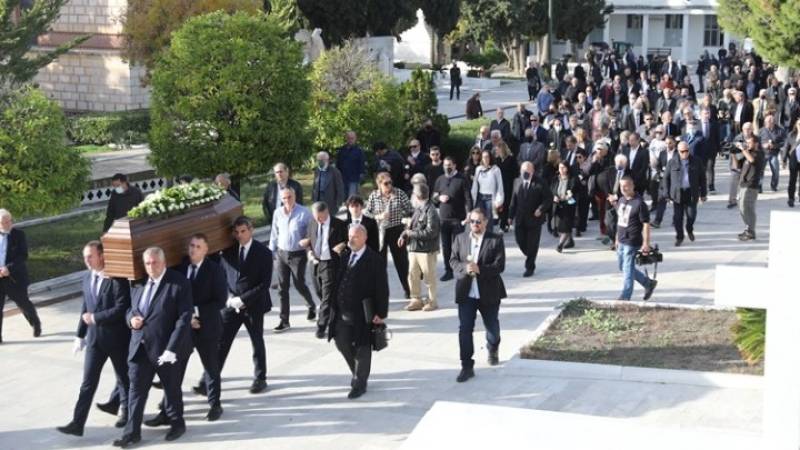 Το τελευταίο «αντίο» στον Γιάννη Διακογιάννη (βίντεο)