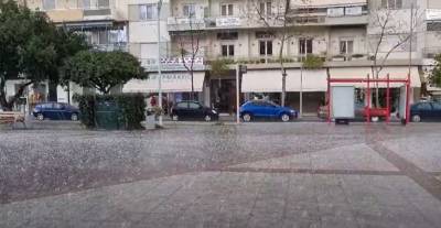 Ισχυρή χαλαζόπτωση στην Καλαμάτα (βίντεο)