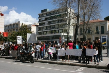 Τσουνάμι αντιδράσεων για σχολεία - υπηρεσίες