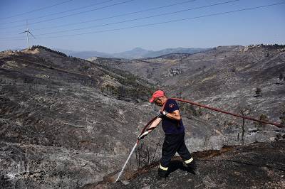 Ενημέρωση εκπροσώπου Τύπου ΠΣ: Όλες οι δυνάμεις καταβάλλουν προσπάθειες για τον περιορισμό των πυρκαγιών