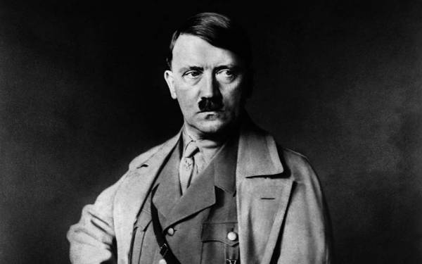 Δημοπρατούνται έργα ζωγραφικής που αποδίδονται στον Χίτλερ