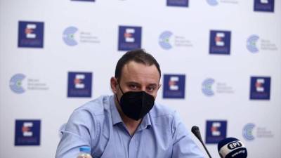 Εμβόλιο κορονοϊού - Μαγιορκίνης: Οι άνω των 30 δεν υπάρχει λόγος να κάνουν την επιπλέον δόση