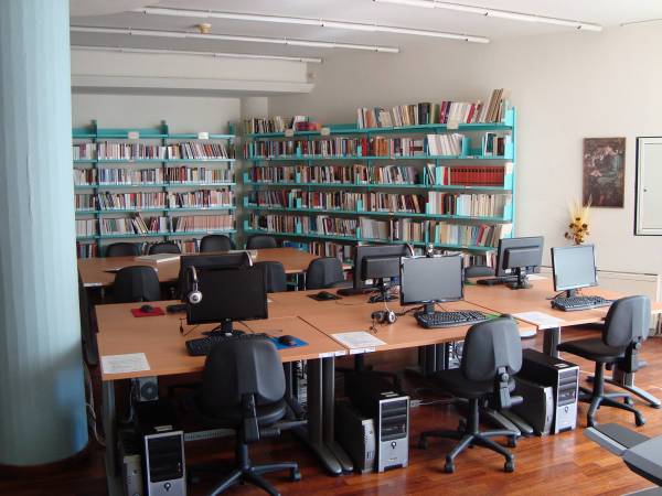 Ηλεκτρονικές κρατήσεις στη Δημόσια Κεντρική Βιβλιοθήκη