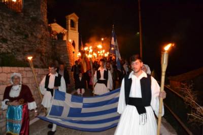 Τριφυλία: Λαμπαδηδρομίες στο Σιδηρόκαστρο για την 25η Μαρτίου