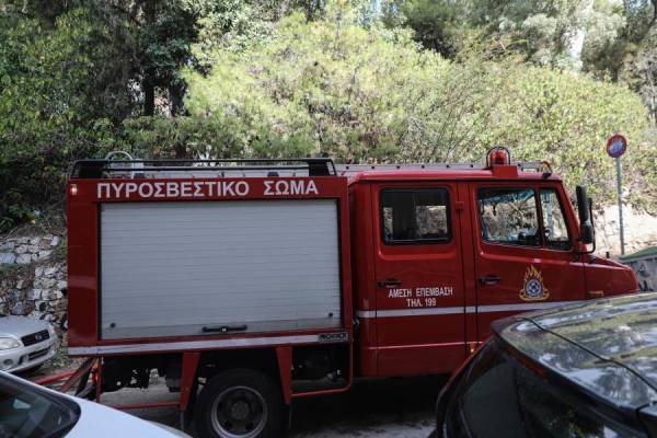 Θεσσαλονίκη: Φωτιά σε δύο οχήματα στις Συκιές - Υπάρχουν ενδείξεις εμπρησμού
