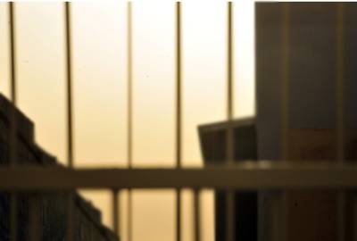 Καλαμάτα: Παραμένουν “φυλακισμένοι” στα δύο πλοία οι 17 αλιεργάτες