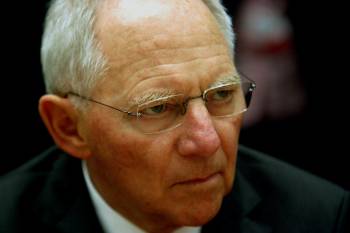 Σόιμπλε: "Δεν έχει νόημα η συζήτηση πριν από το δημοψήφισμα"