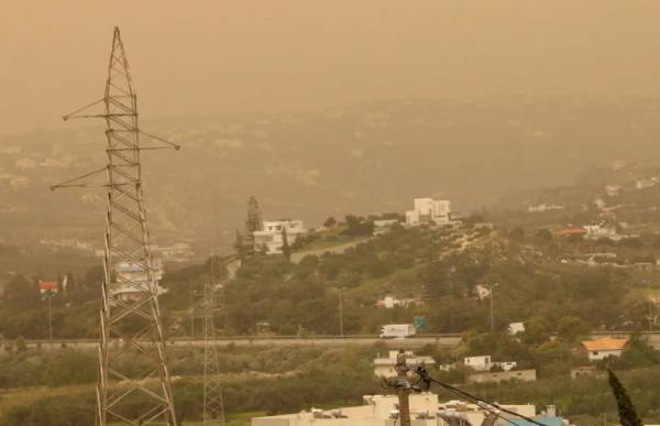 Η αφρικανική σκόνη «σκεπάζει» τη χώρα - «Περιμένουμε νέα κύματα μέχρι το τέλος Μαΐου», λέει καθηγητής Φυσικής