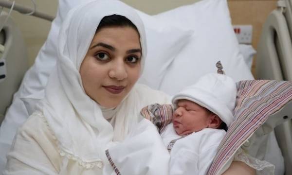 Μια 24χρονη από το Ντουμπάι έγινε μητέρα με τη βοήθεια της κατεψυγμένης ωοθήκης της