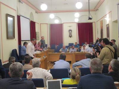 Η Μαλαπάνη για το ψήφισμα κατά Κουκούτση
